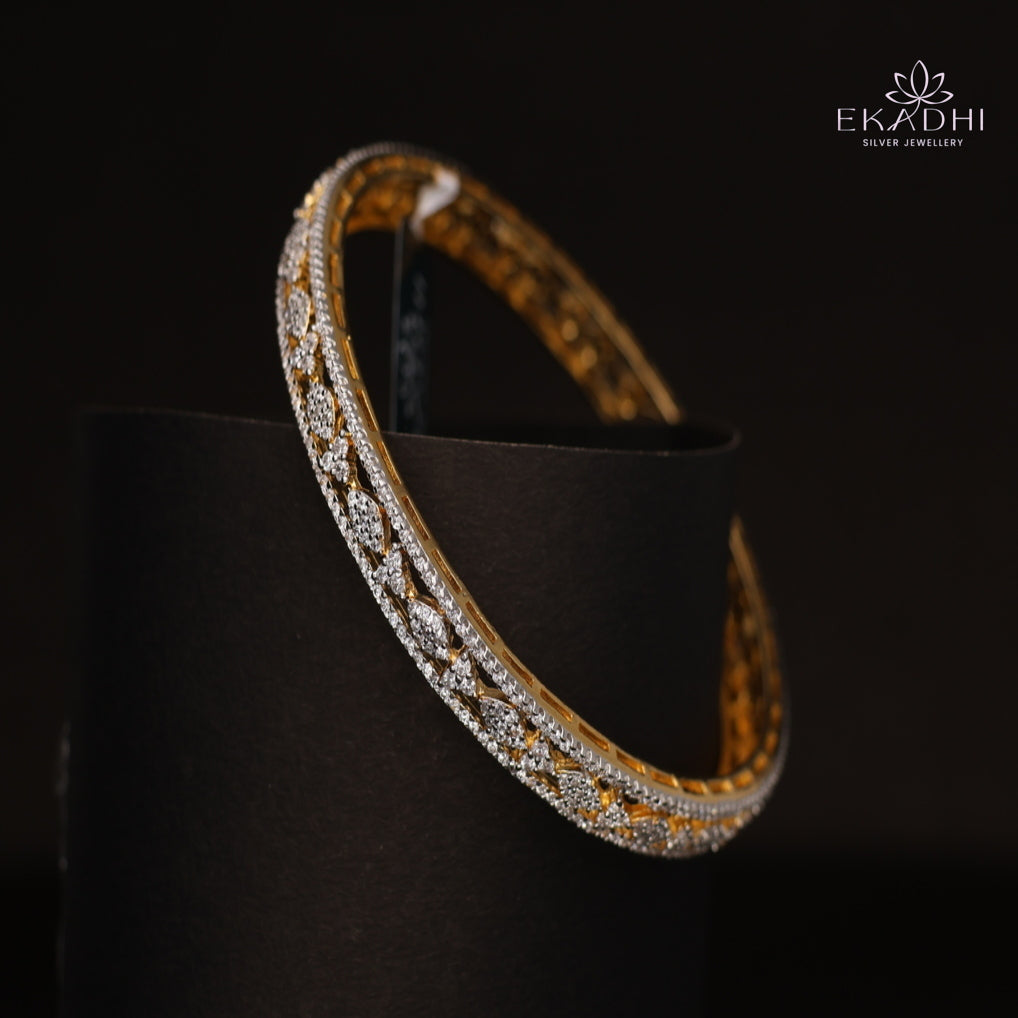 HJ10652 - Premium CZ Stone Silver Bangle