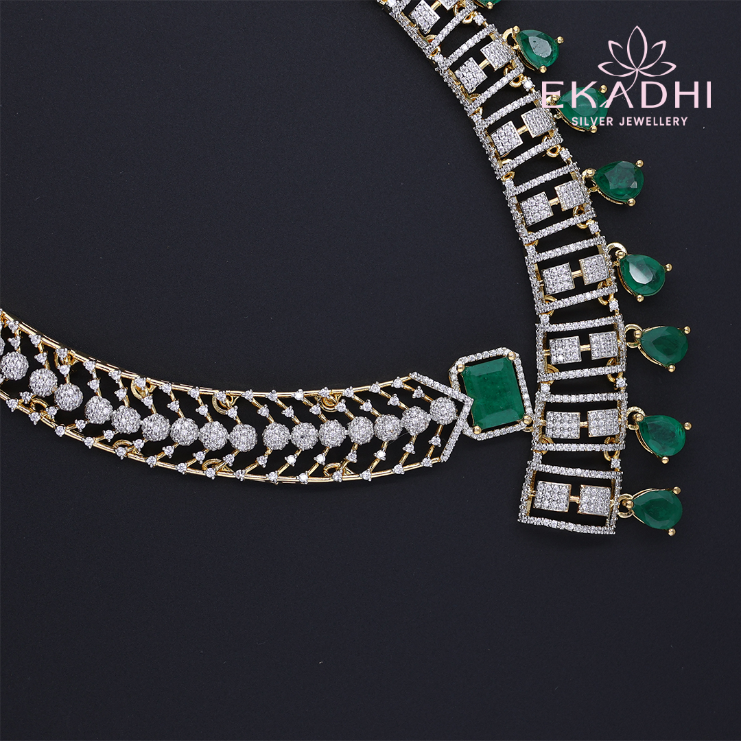 HJ11698 – Premium CZ Necklace with Unique Green Design
