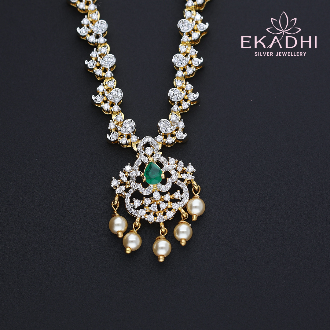 HJ11802 – Traditional Yet Modern Long Necklace