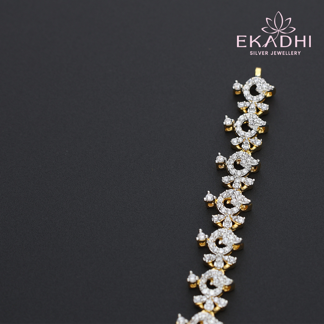 HJ11806 – Long Necklace with Green Stone Pendant