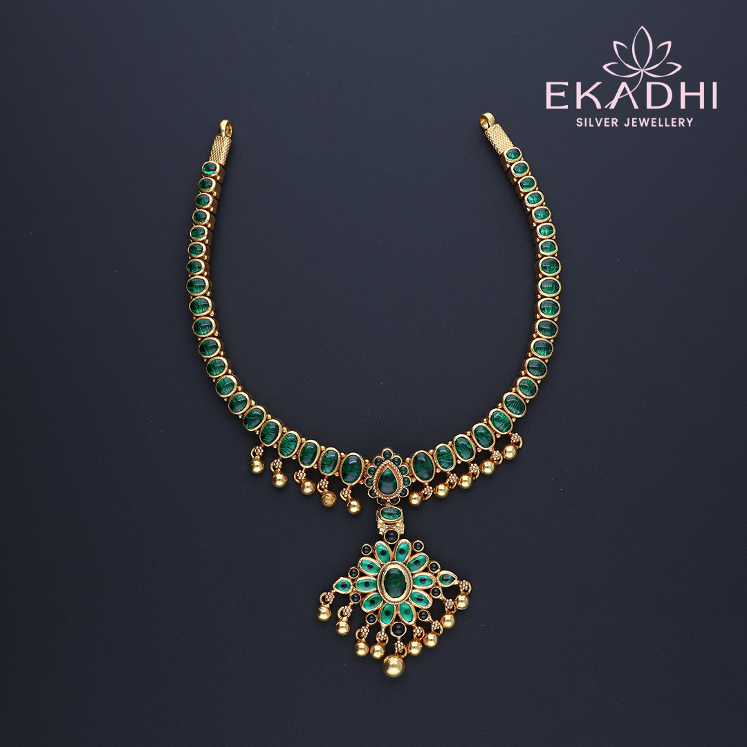 HJ11934 – Simple Green Nakshi Necklace