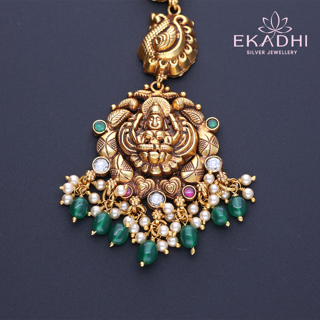 HJ12346 – Traditional Maang Tikka with Green Beads