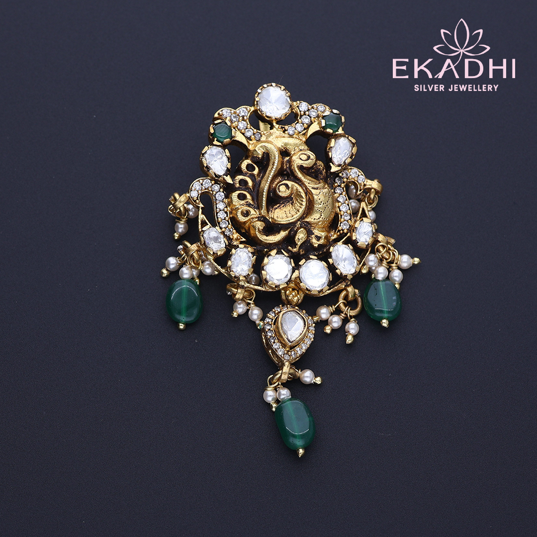 HJ12382 – Unique Pendant with Green Beads