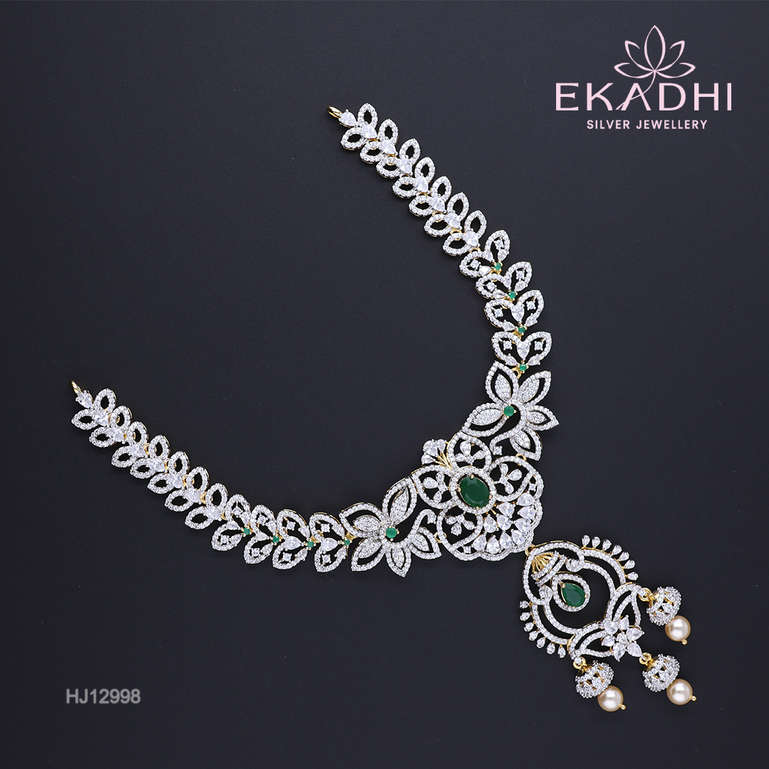 HJ12998 – Premium CZ Necklace with Emerald Accents