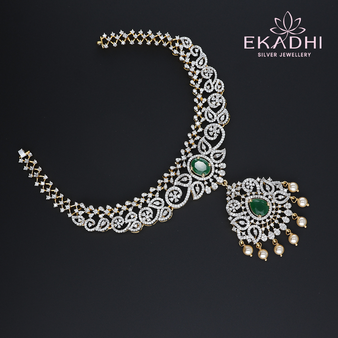 HJ13012 – Premium CZ Necklace with Emerald Accents and Bridal Finish