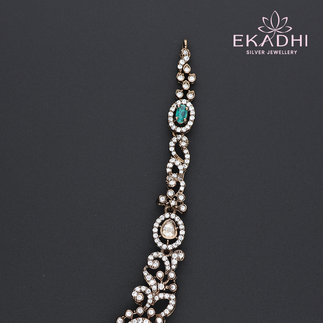 HJ13169 – Statement Victorian Necklace with Elegant Design