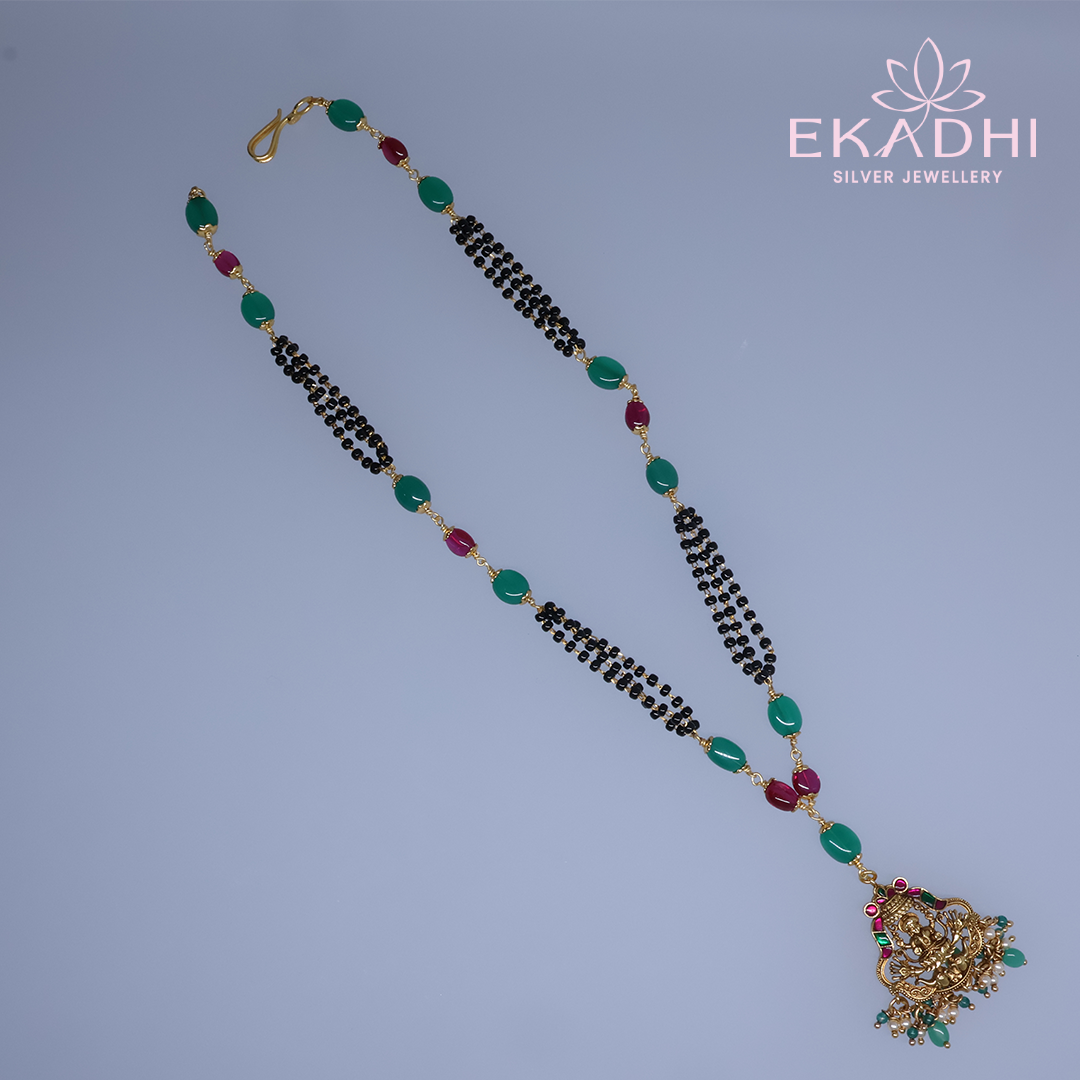 HJ13462 – Black Beads Chain with Red and Green Pendant