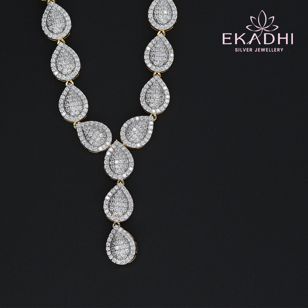 HJ13588 – Statement CZ Necklace with Subtle Shine