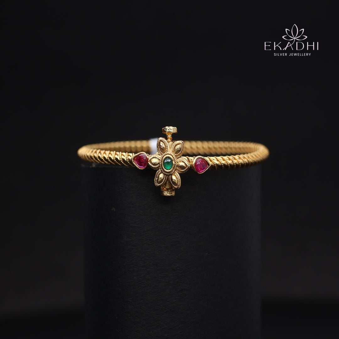 HJ13737- Nakshi Kundan Silver Kada