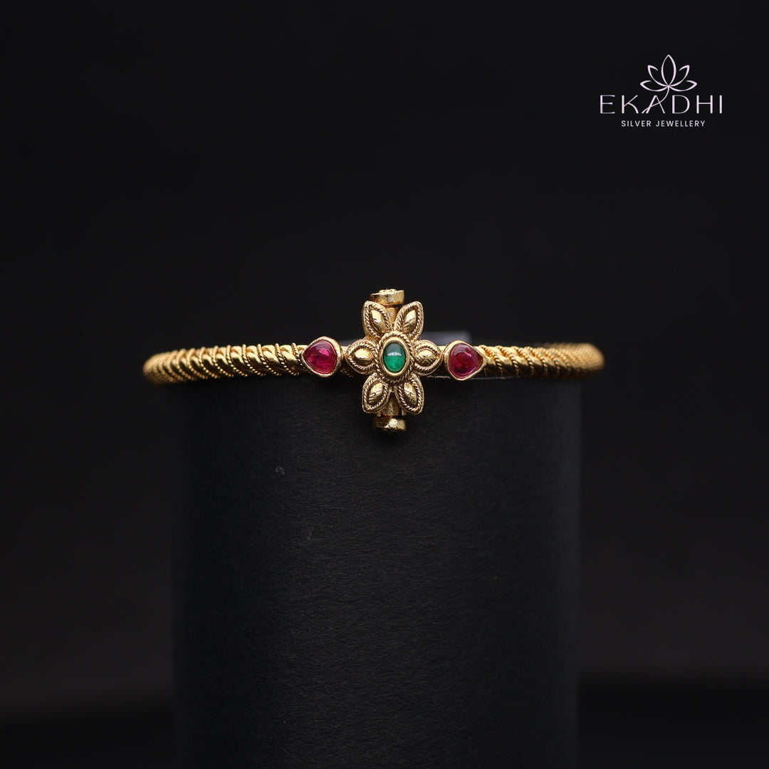 HJ13738- Nakshi Kundan Silver Kada