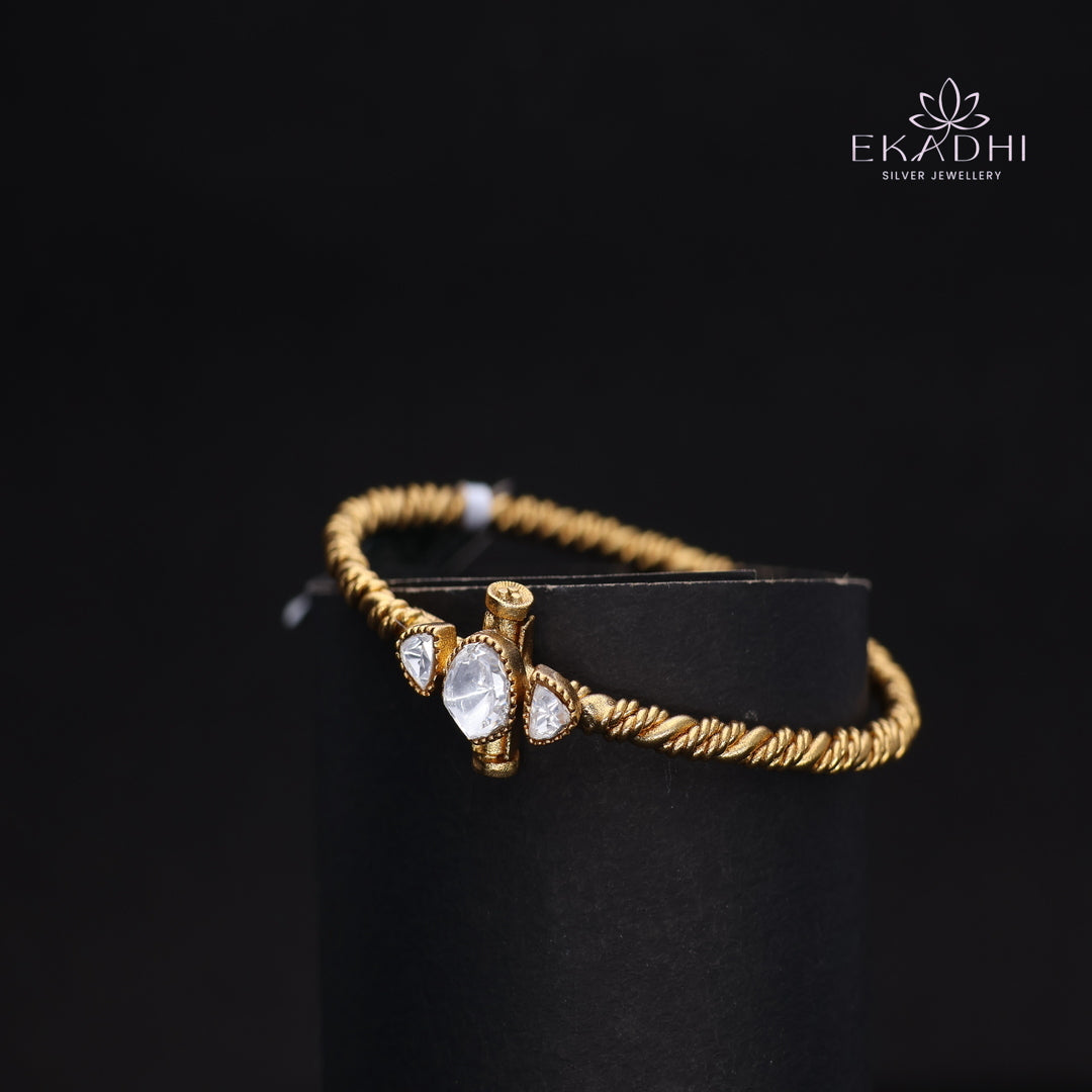 HJ13739- Nakshi Kundan Silver Kada