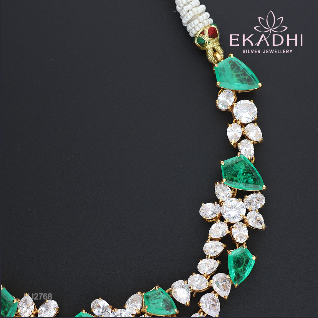 HJ2768 – Victorian Necklace with Green and White Stones for Party Nights