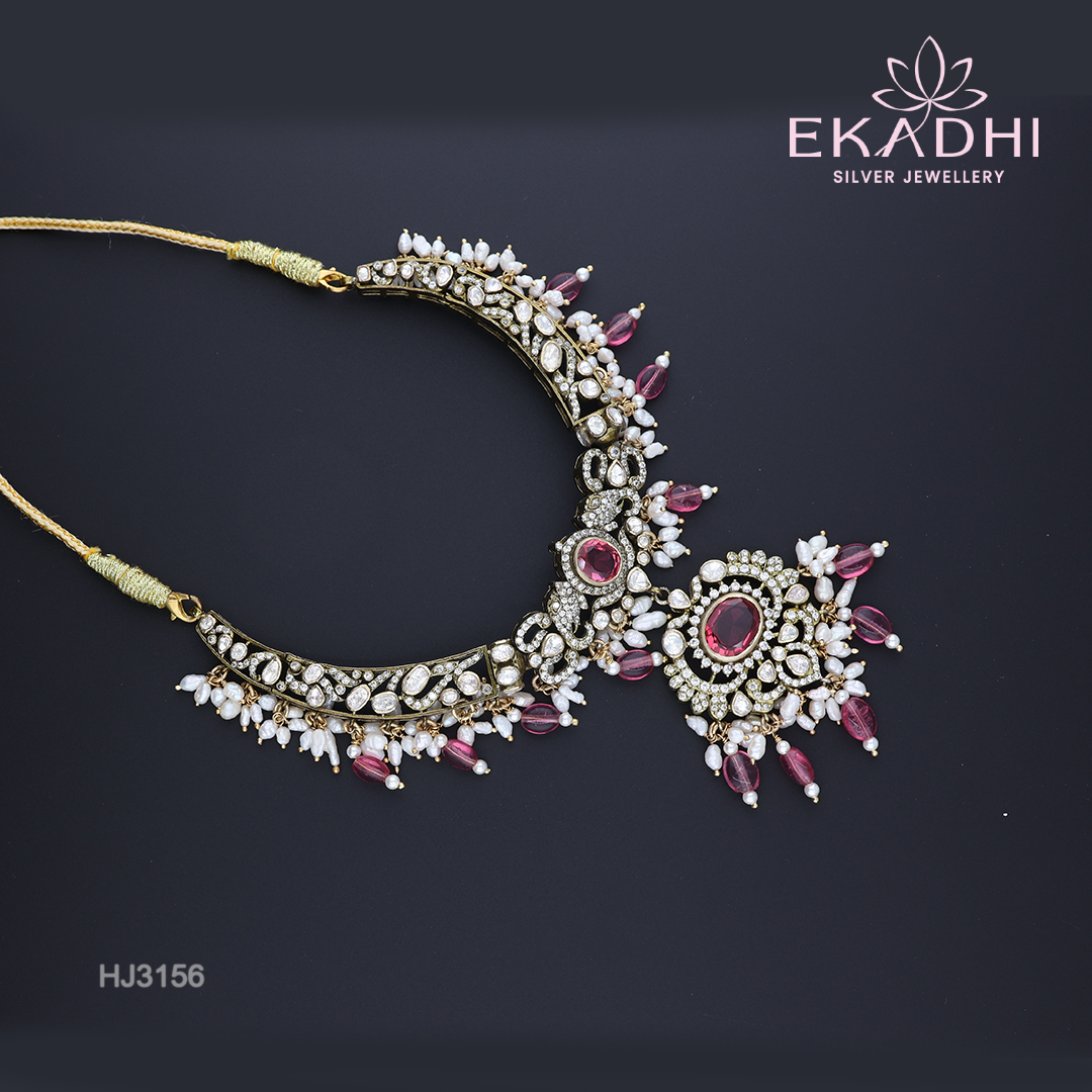 HJ3156 – Victorian Necklace with Red Beads