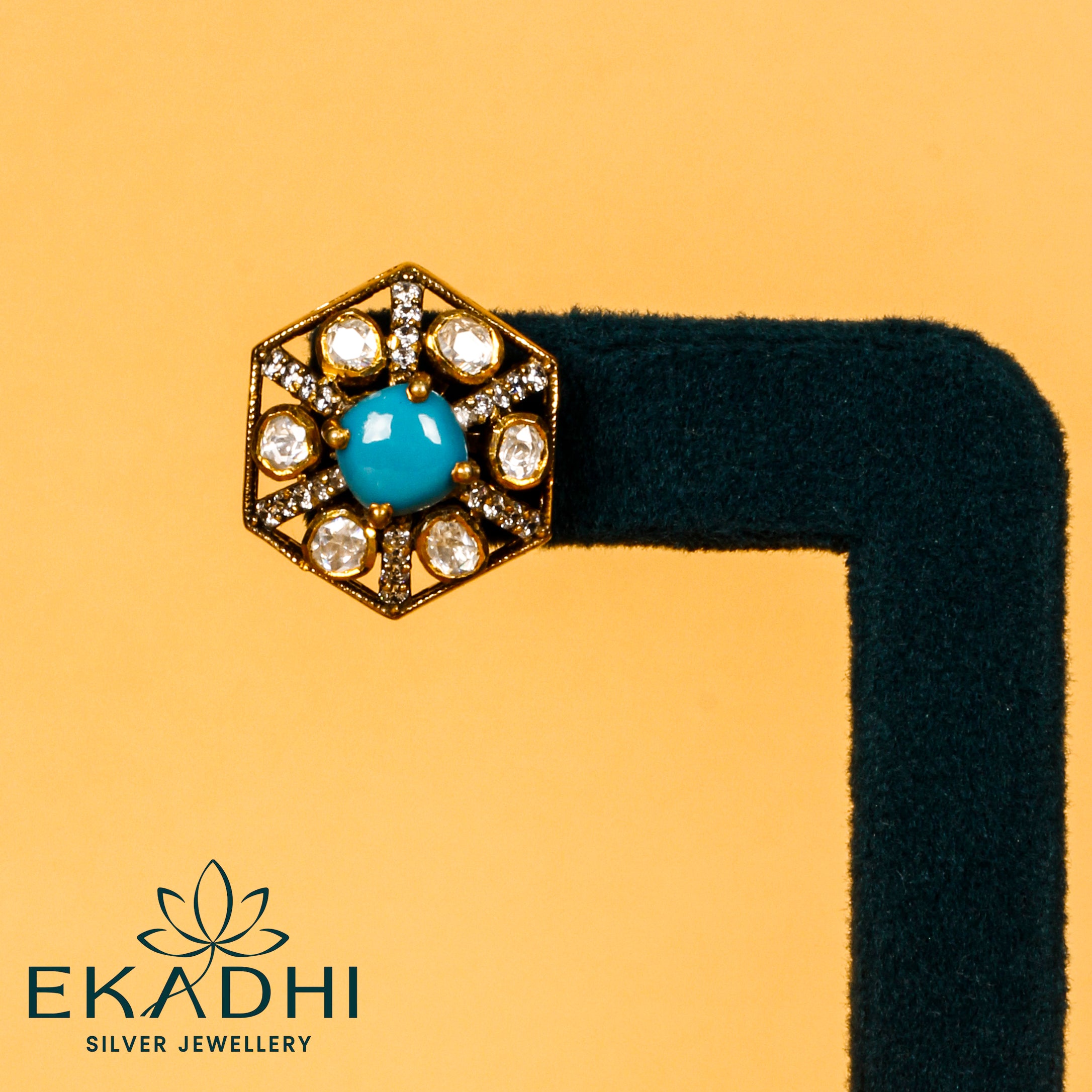 HJ37827 - MOISSANITE STUD