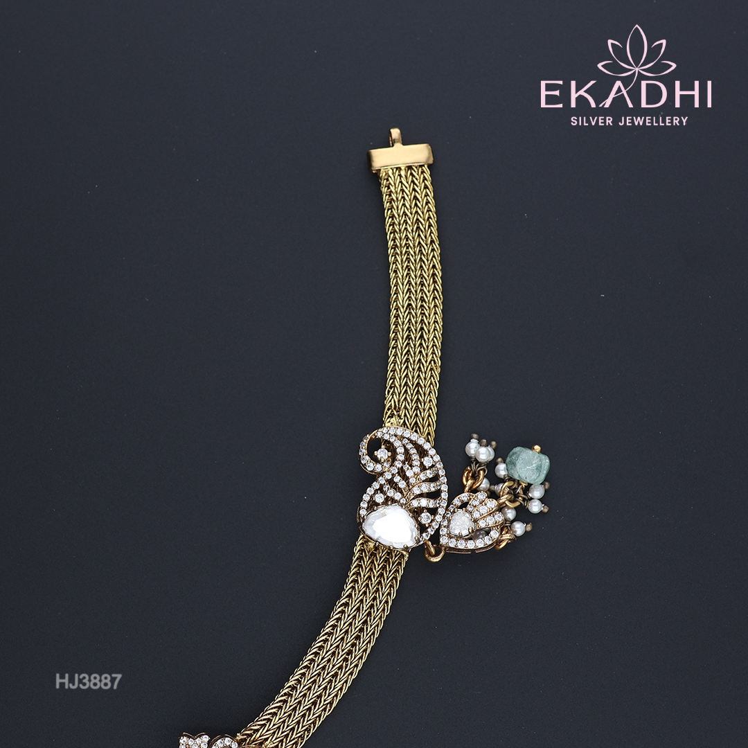 "HJ3887 – Victorian Necklace with Traditional Inspiration "