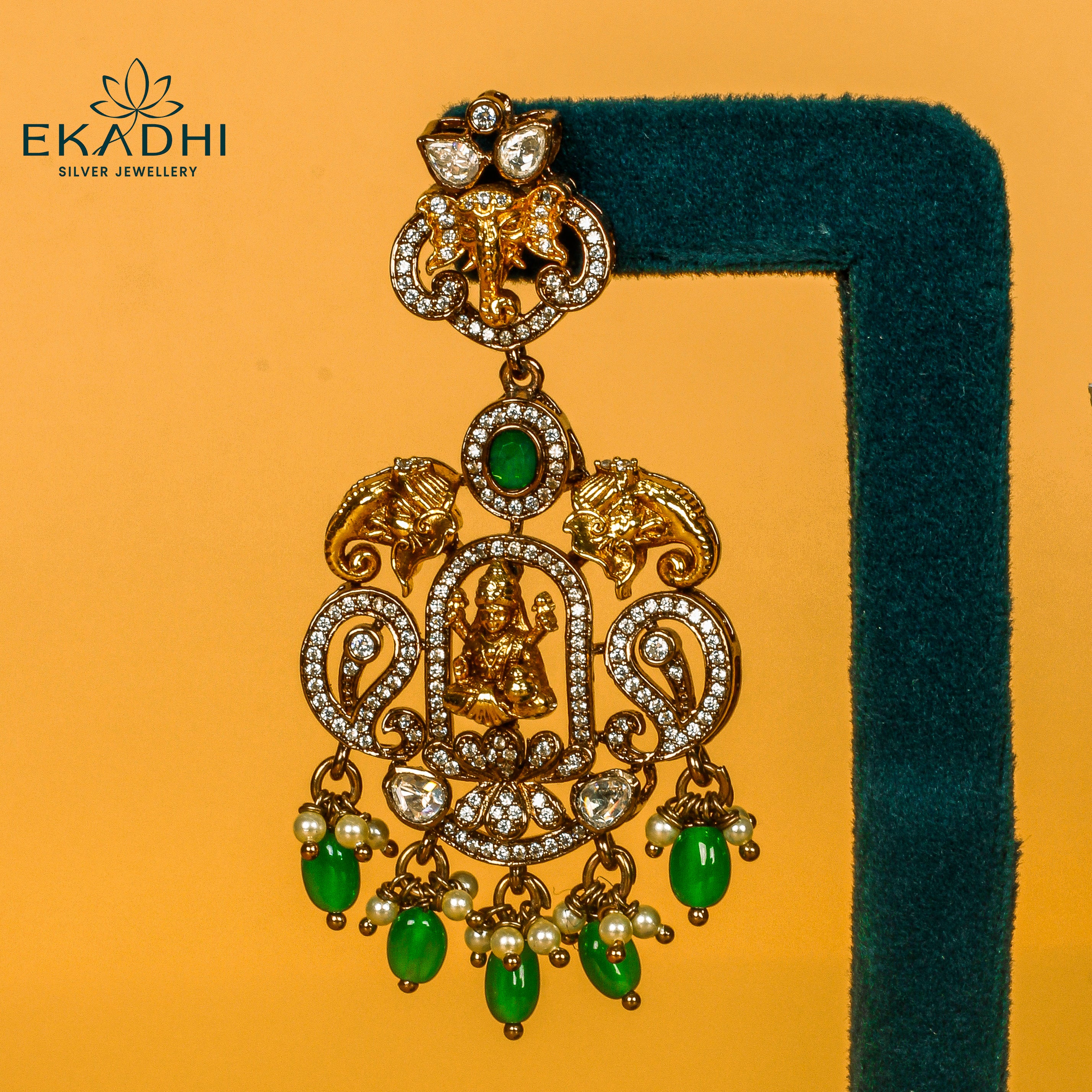 HJ40922 - VICTORIAN EARRING