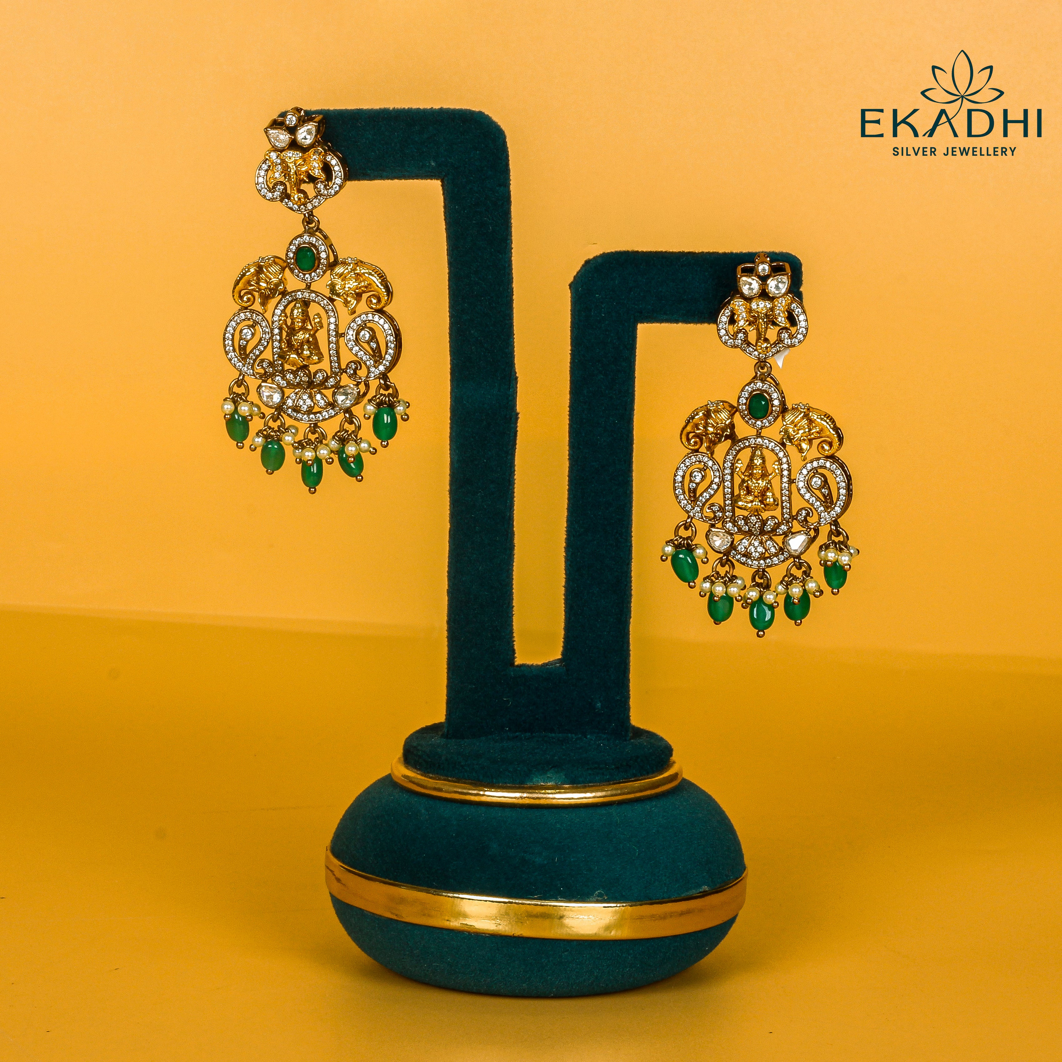 HJ40922 - VICTORIAN EARRING