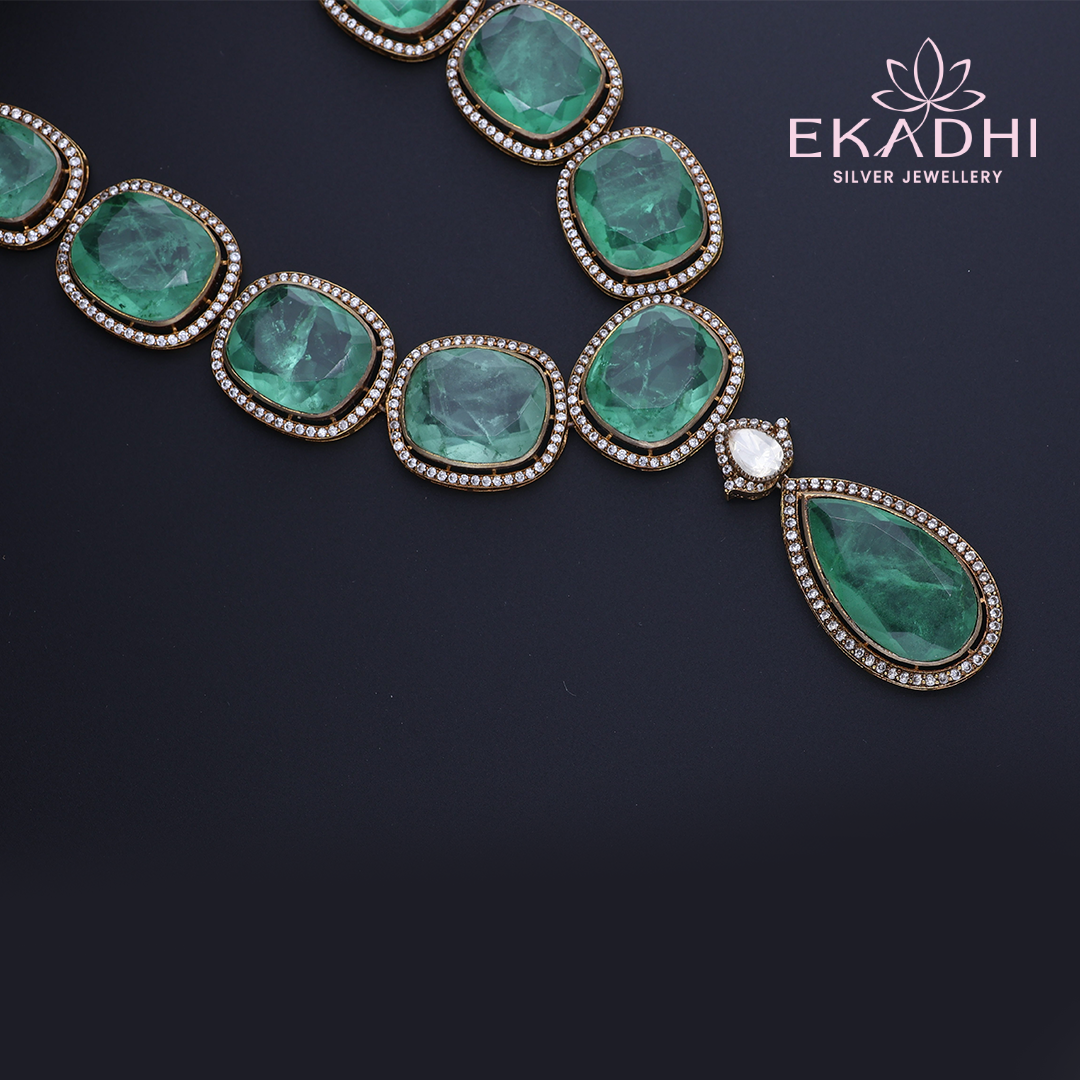 HJ4658 –  Green moissanite Stone Victorian Haram