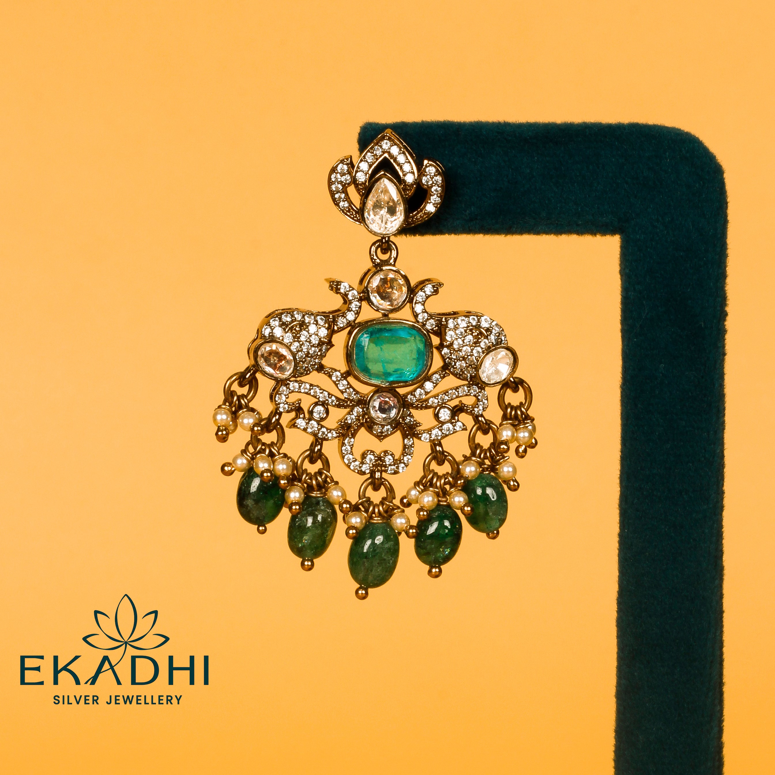 HJ7621 - VICTORIAN EARRING