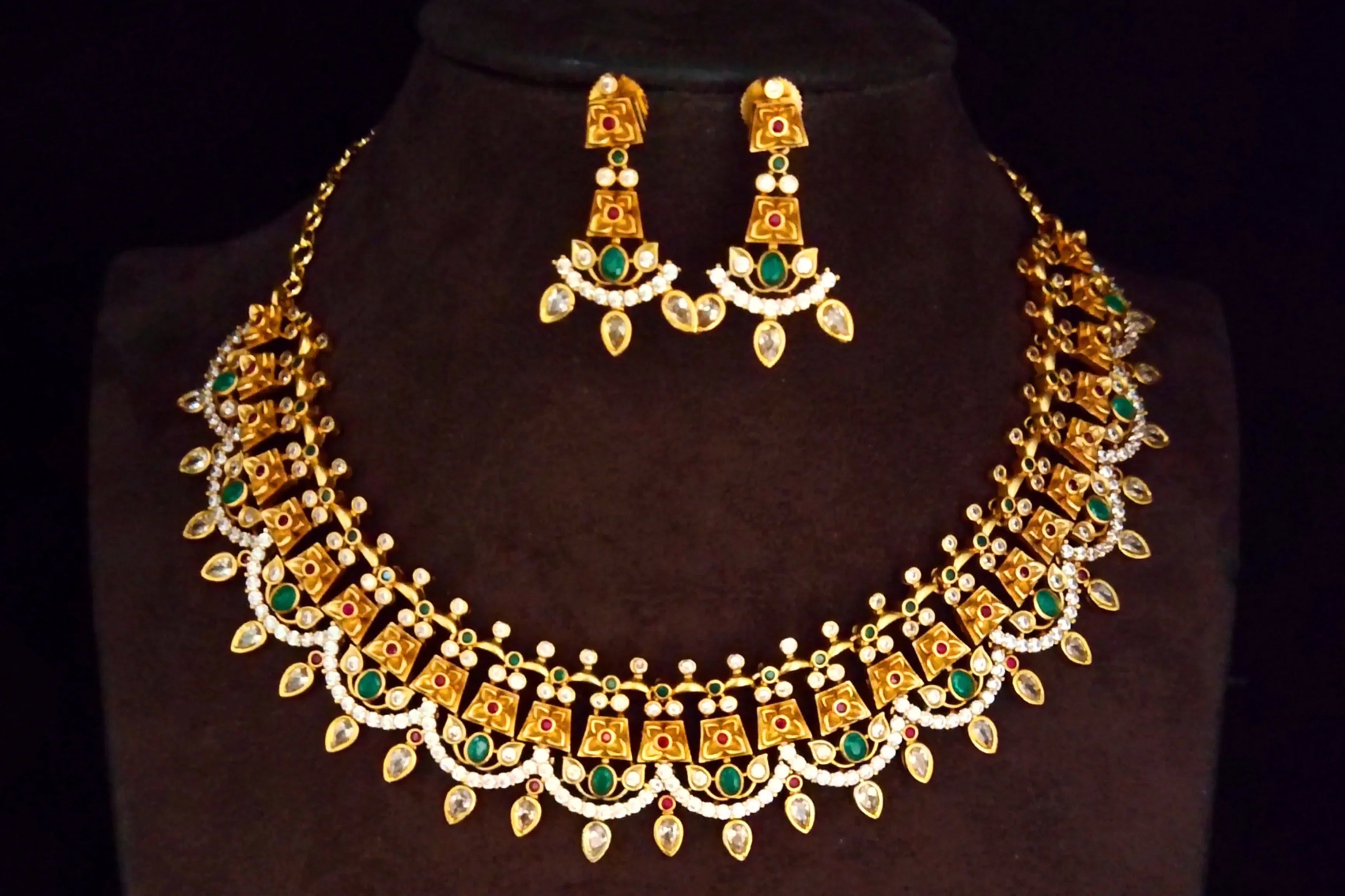 Where Can I Buy Premium CZ Necklaces for Special Occasions