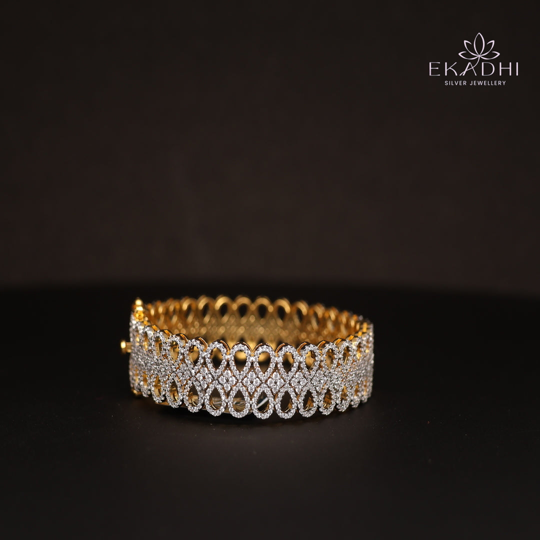 HJ10655 - Premium CZ Stone Silver Bangle