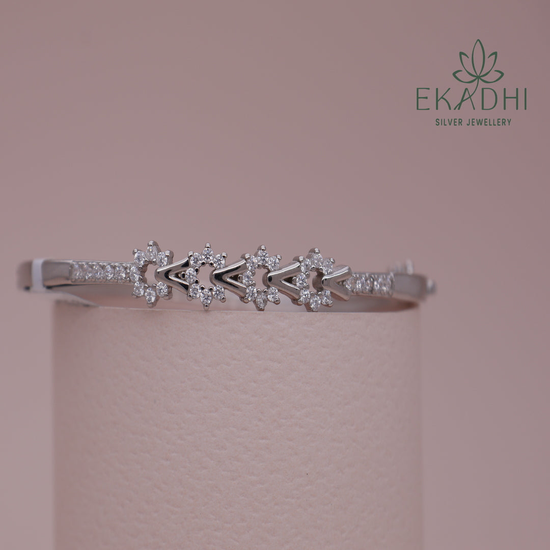 HJ11749- CZ Kada