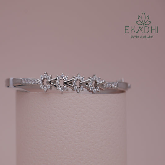 HJ11749- CZ Kada