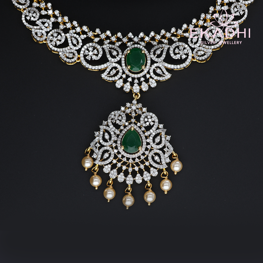 HJ13012 – Premium CZ Necklace with Emerald Accents and Bridal Finish