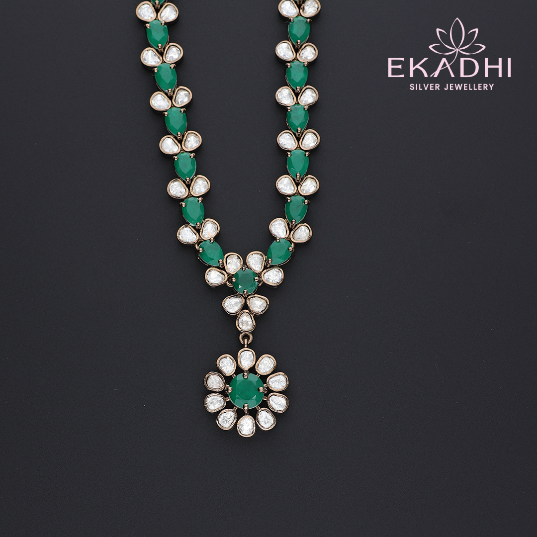 HJ13162 – Green Victorian Necklace in Simple Design