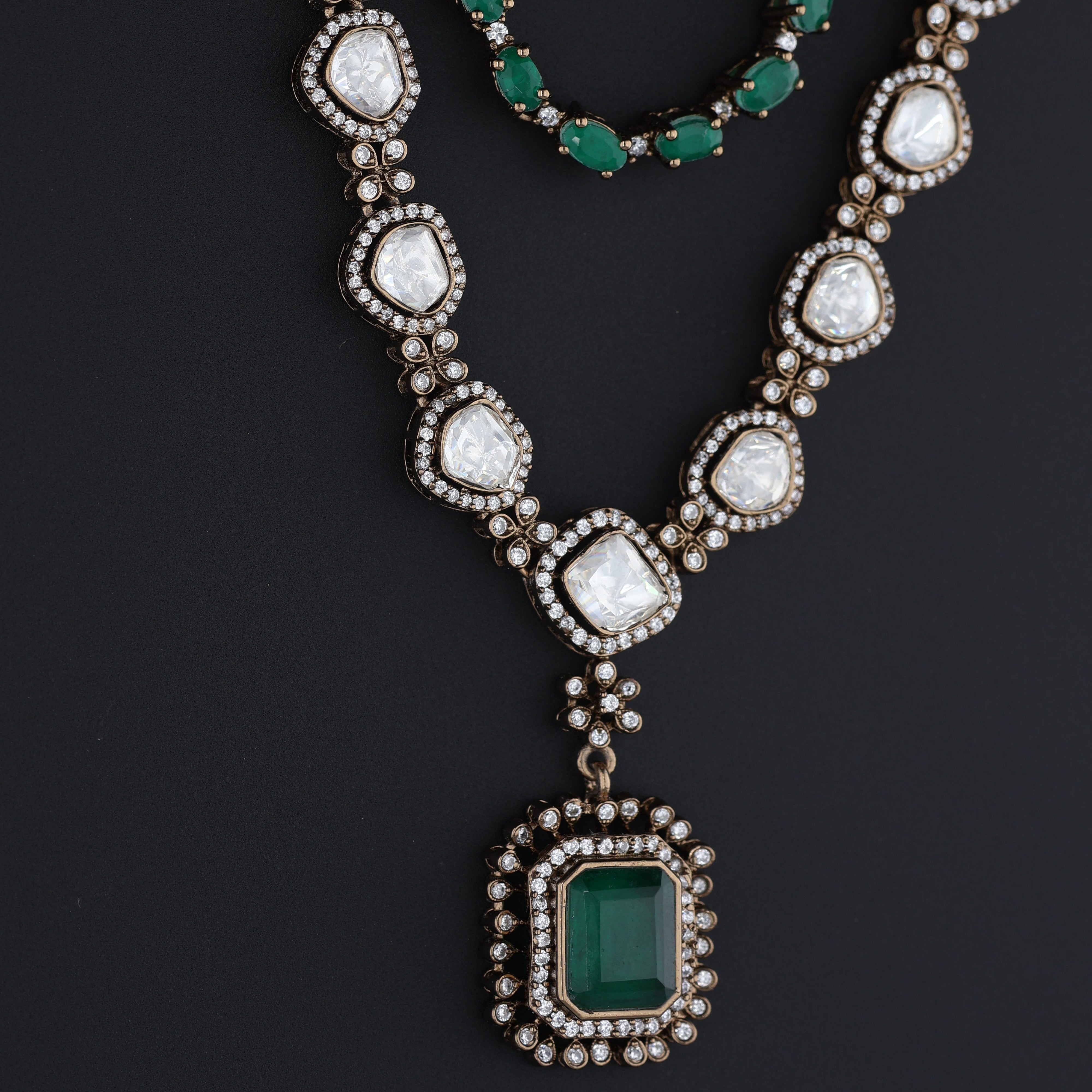 HJ13167 – Double Layered Victorian Necklace in White and Green