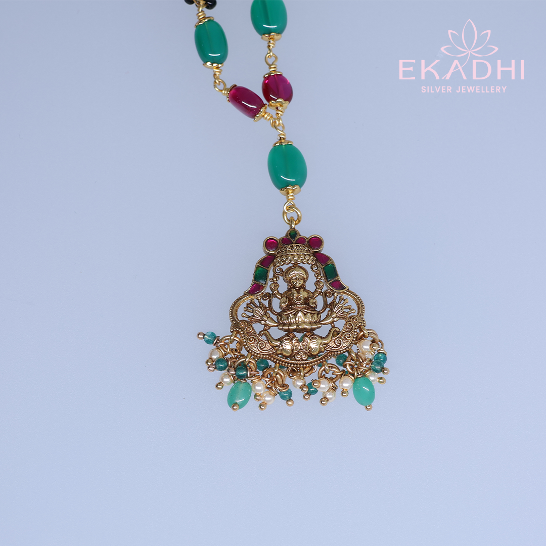 HJ13462 – Black Beads Chain with Red and Green Pendant