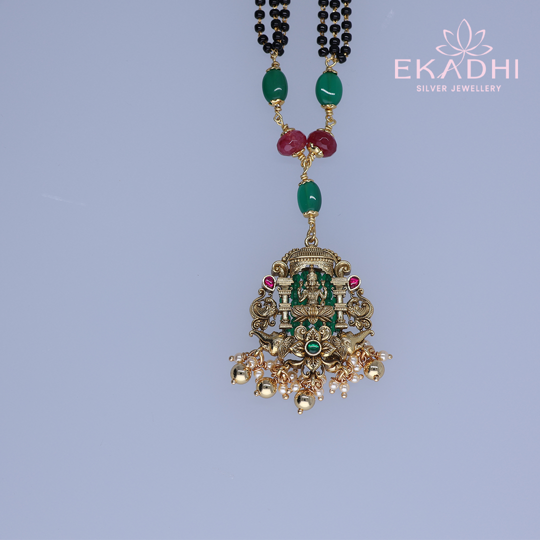 HJ13507 – Nalapusalu with Green and Red Beads