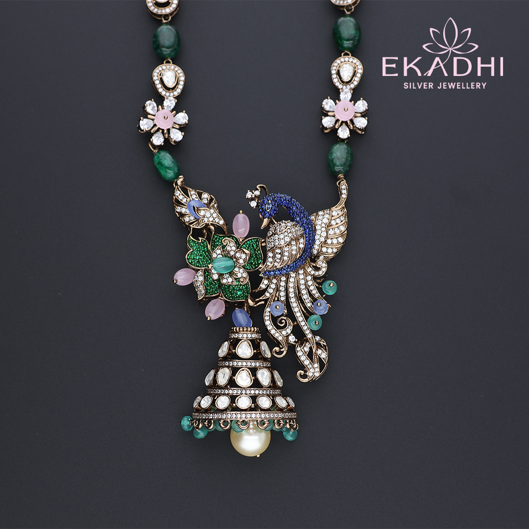 HJ13539 – Floral Victorian Necklace in Simple Design