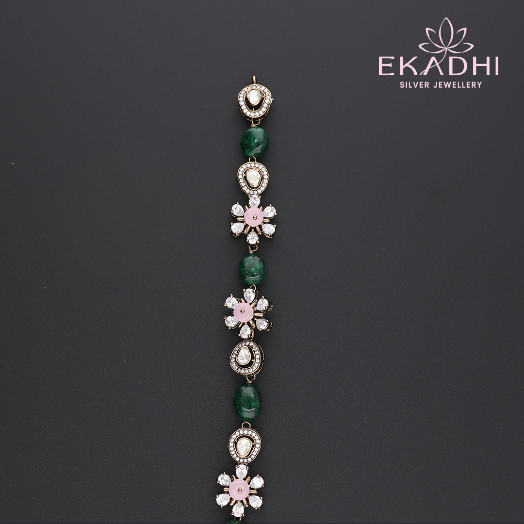 HJ13539 – Floral Victorian Necklace in Simple Design