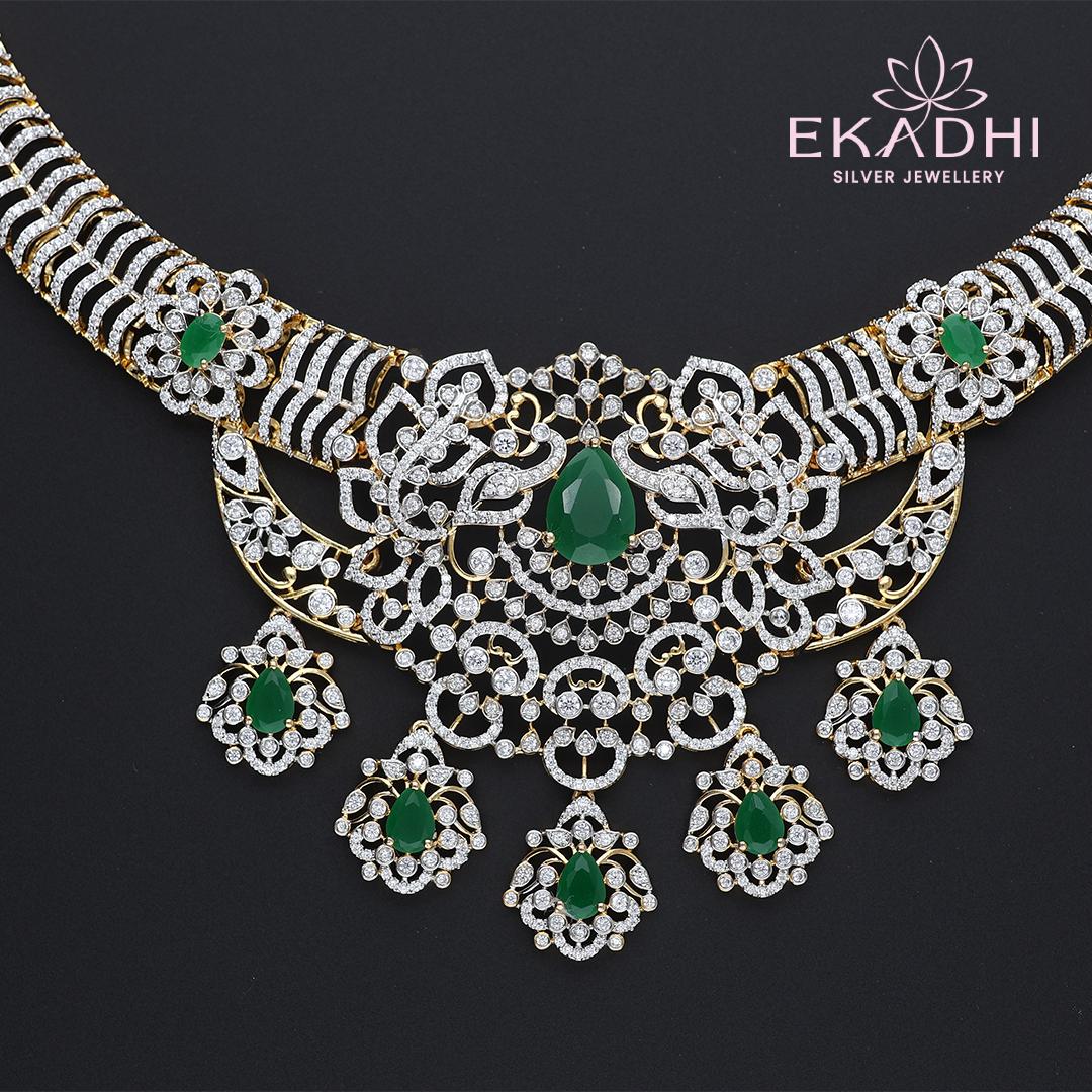 HJ13584 – Short CZ Necklace with Emerald Stones