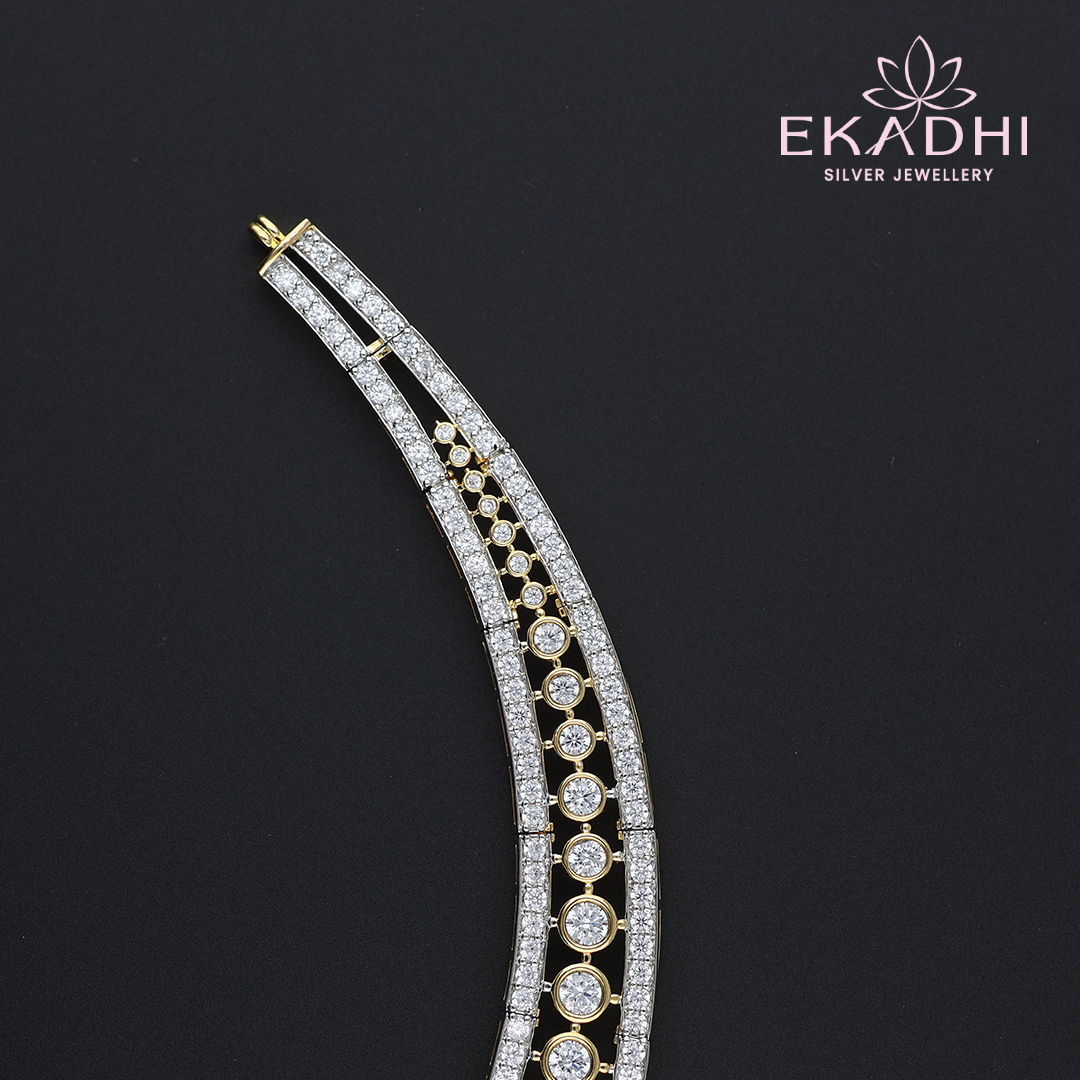 HJ13586 – Simple and Defined CZ Necklace in Silver