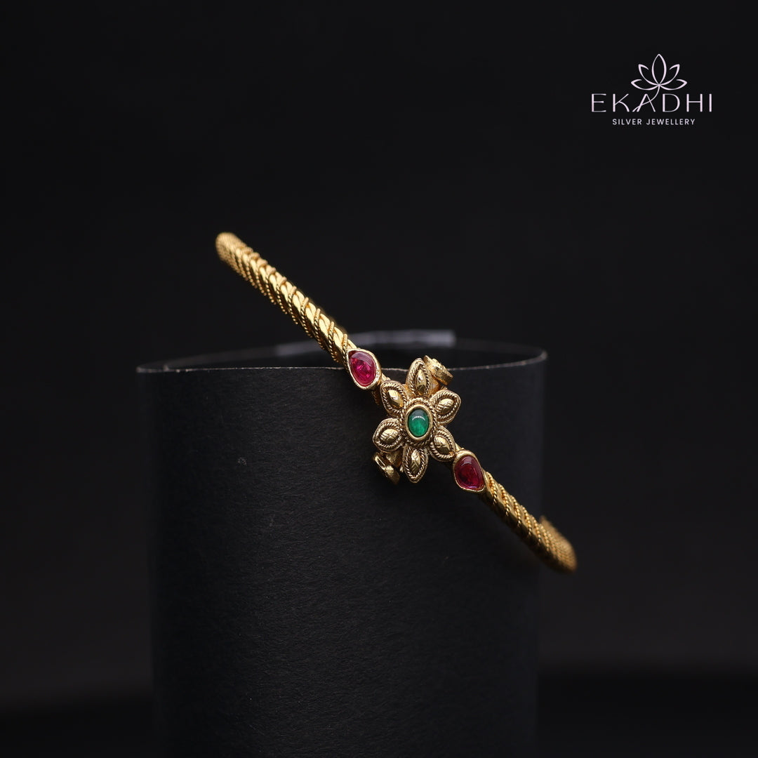 HJ13738- Nakshi Kundan Silver Kada