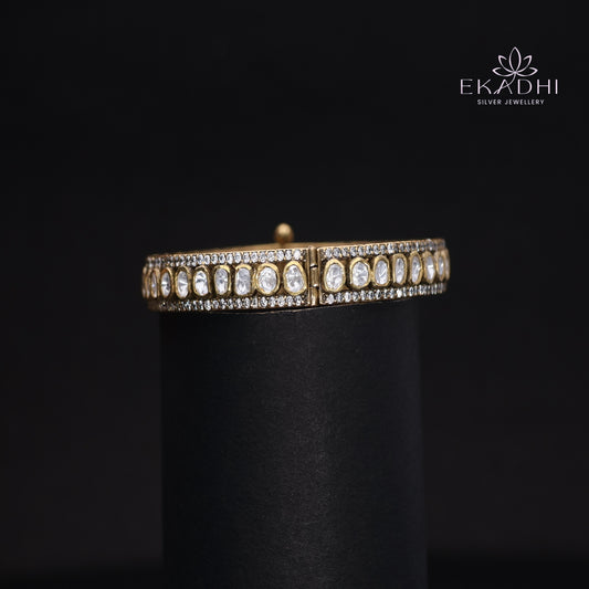 HJ15624- Mossanite Stone Silver Bangle