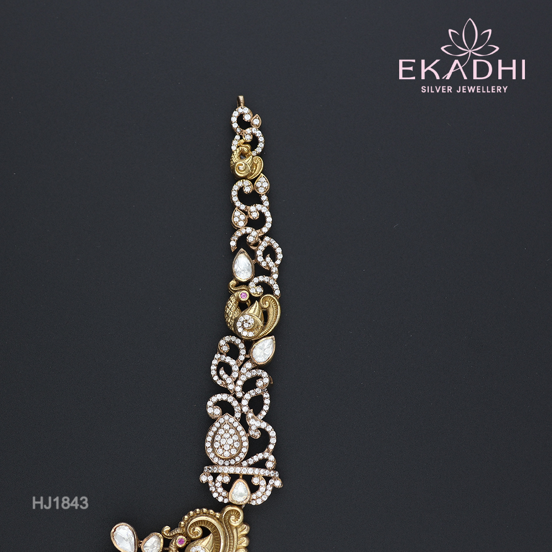 HJ1843 – Victorian Necklace with Green Beads for Bridal Elegance