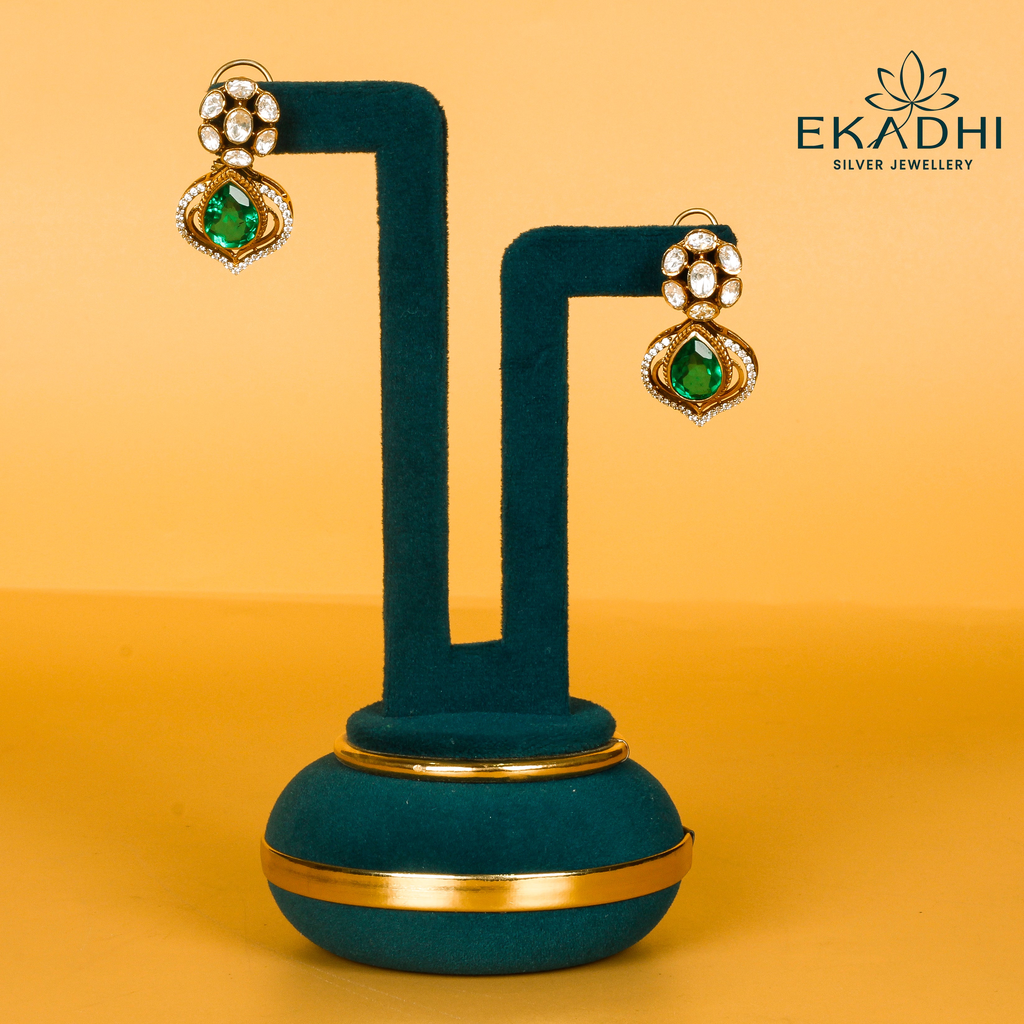 HJ21988 - VICTORIAN EARRING