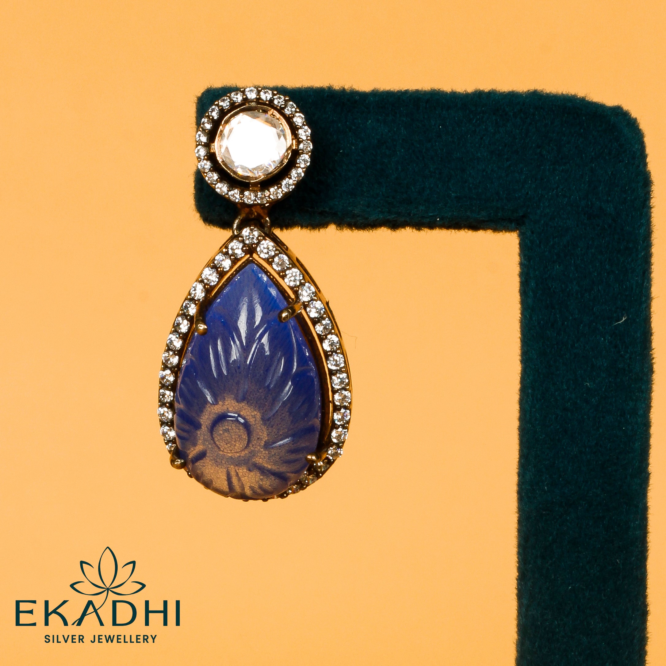 HJ21996 - VICTORIAN EARRING