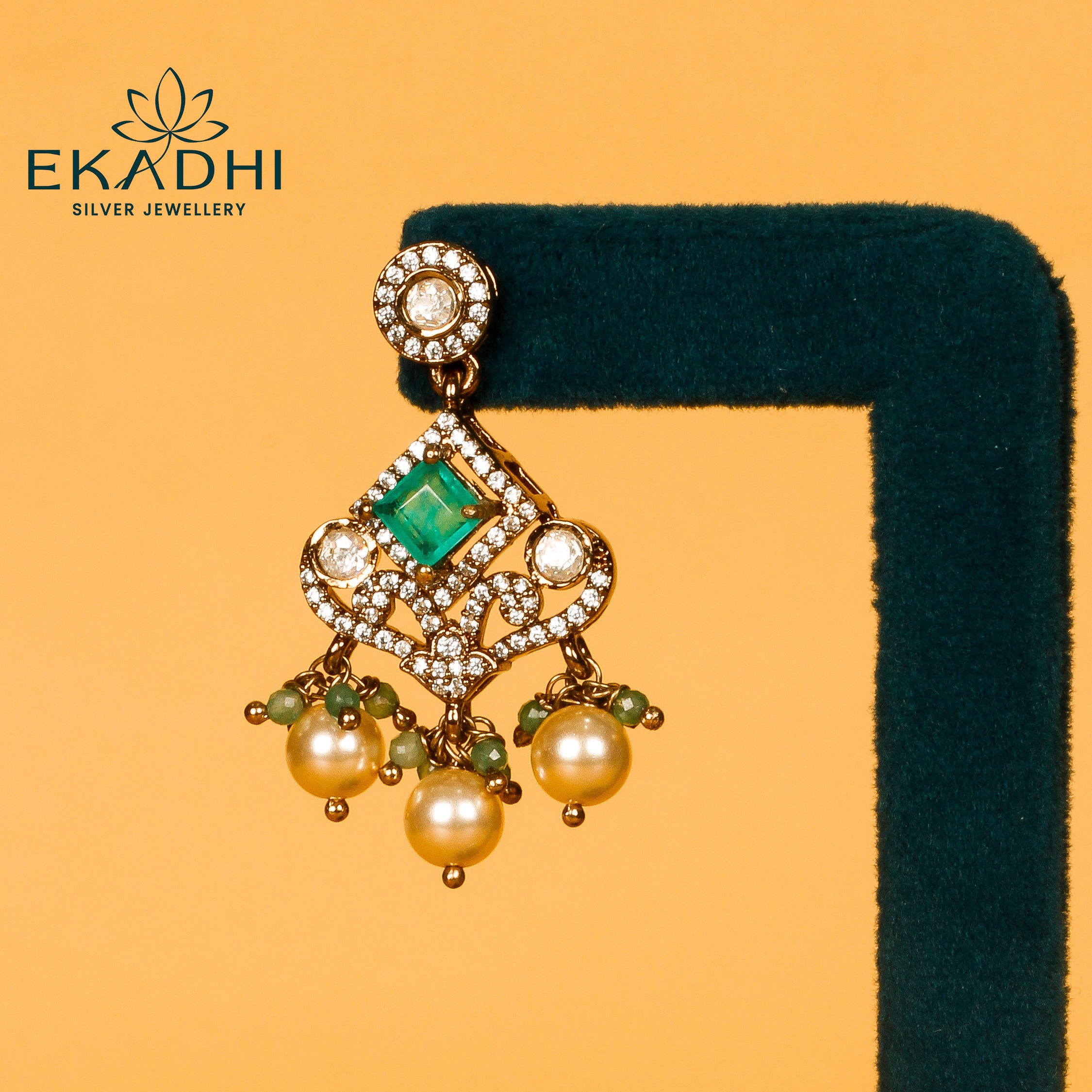 HJ41054 - VICTORIAN EARRING