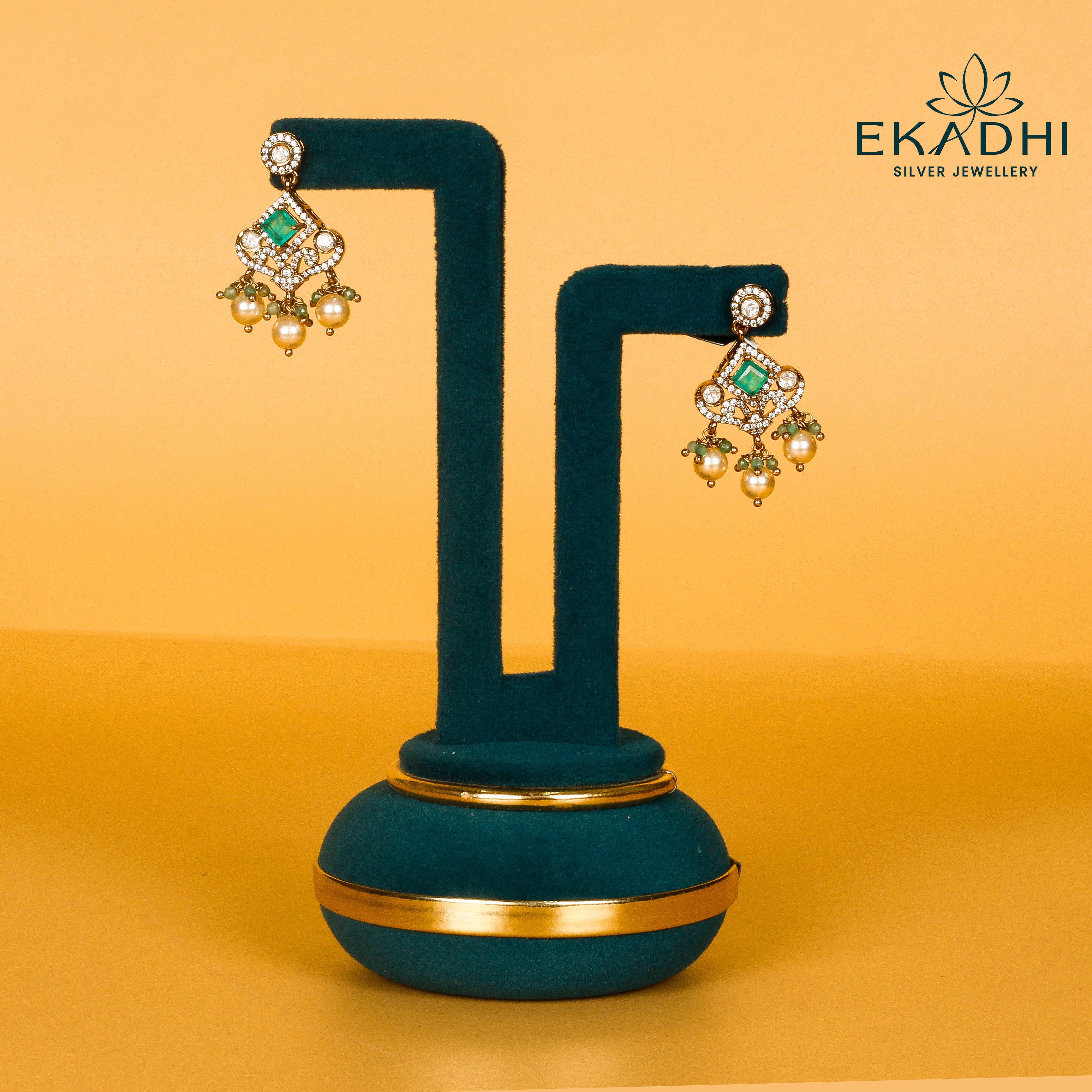 HJ41054 - VICTORIAN EARRING
