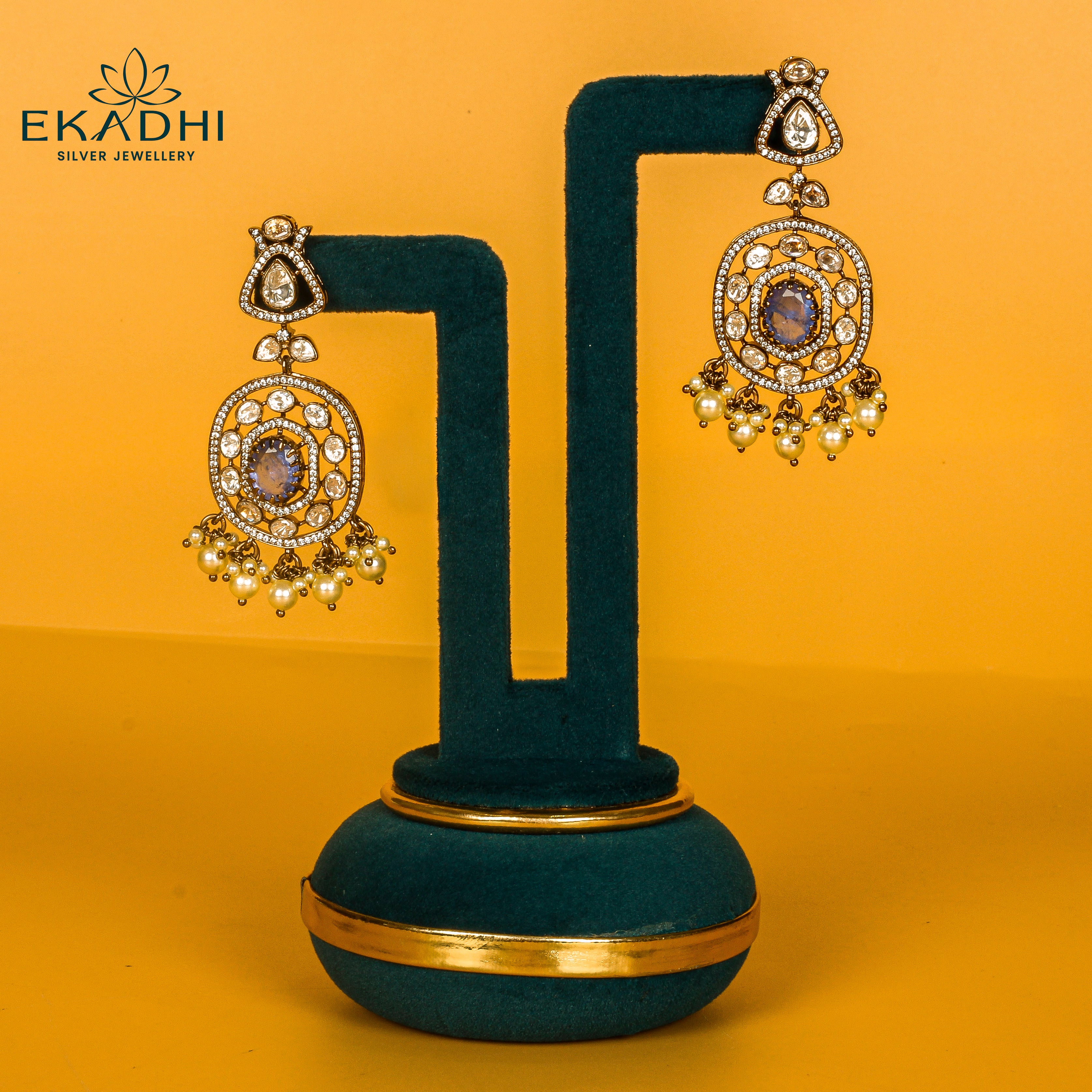 HJ41257 - VICTORIAN EARRING