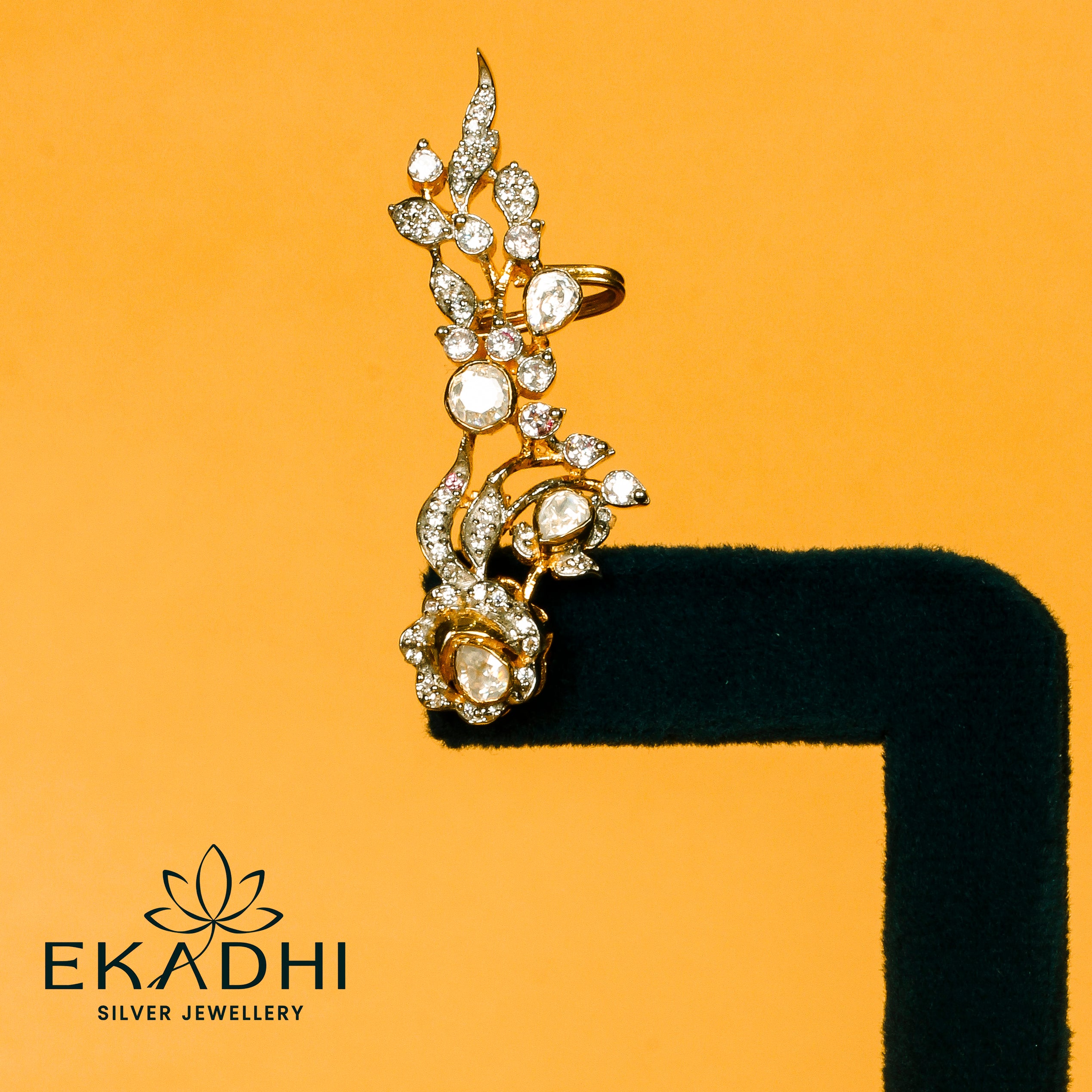 HJ41326 - VICTORIAN EARRING