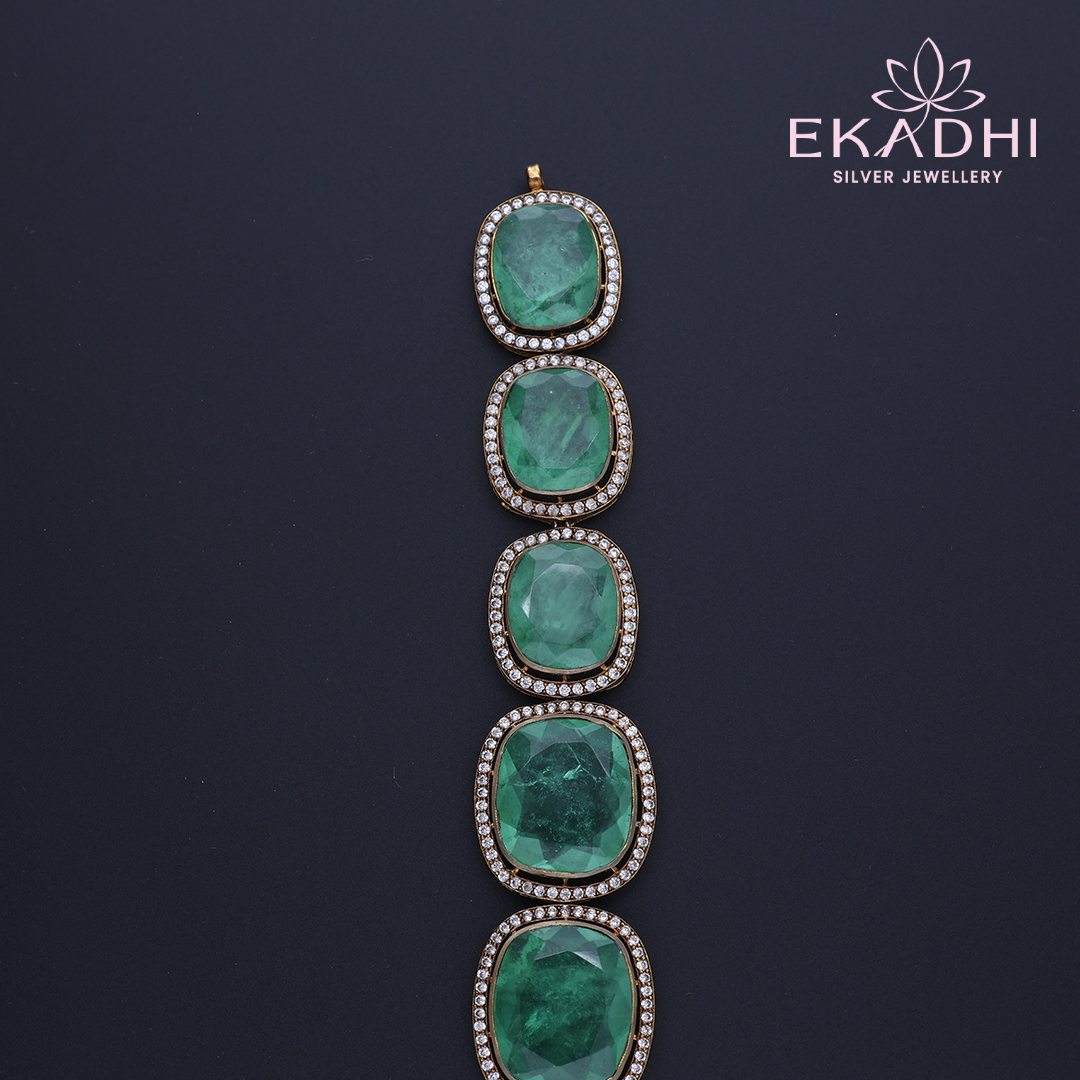 HJ4658 –  Green moissanite Stone Victorian Haram