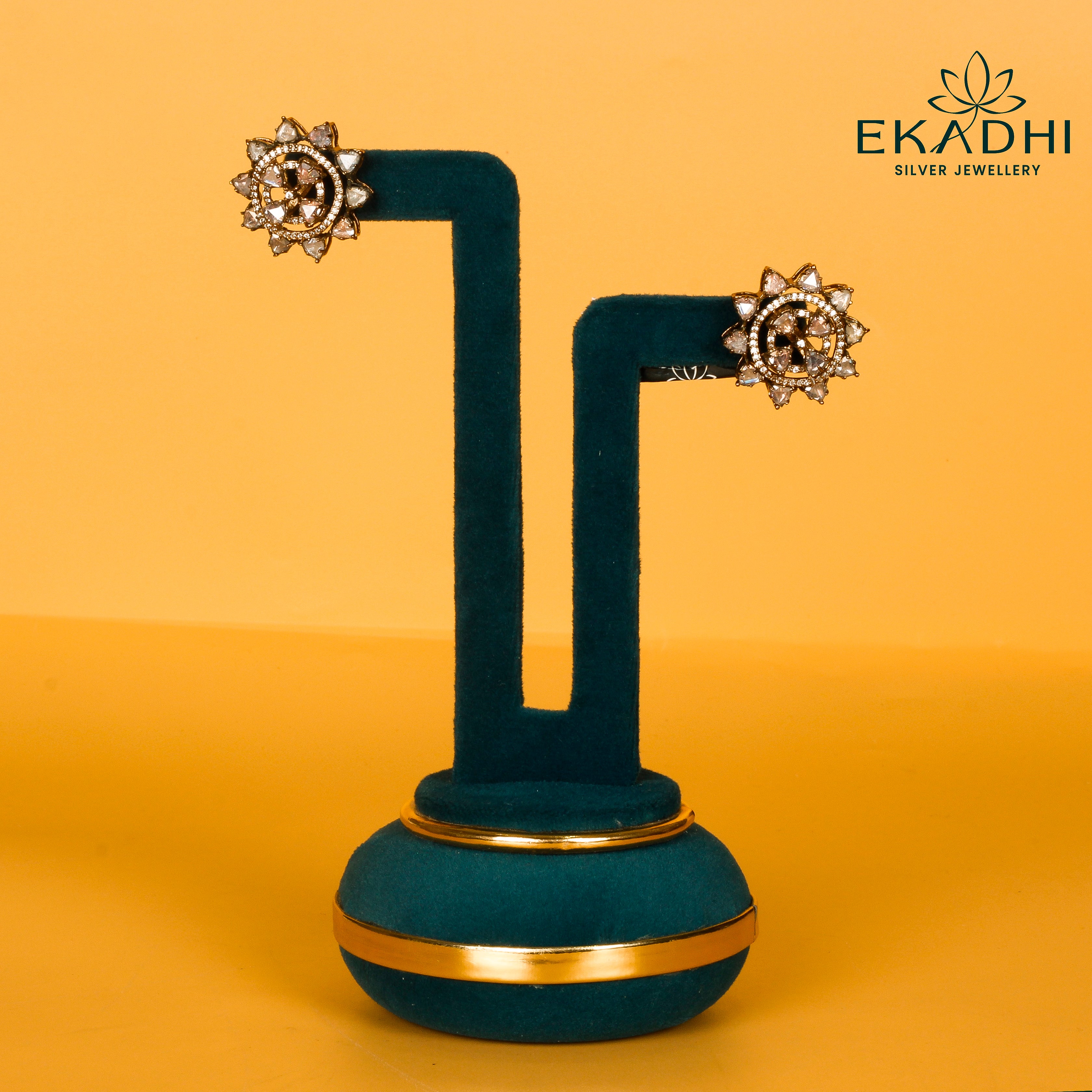 HJ6360 - VICTORIAN EARRING