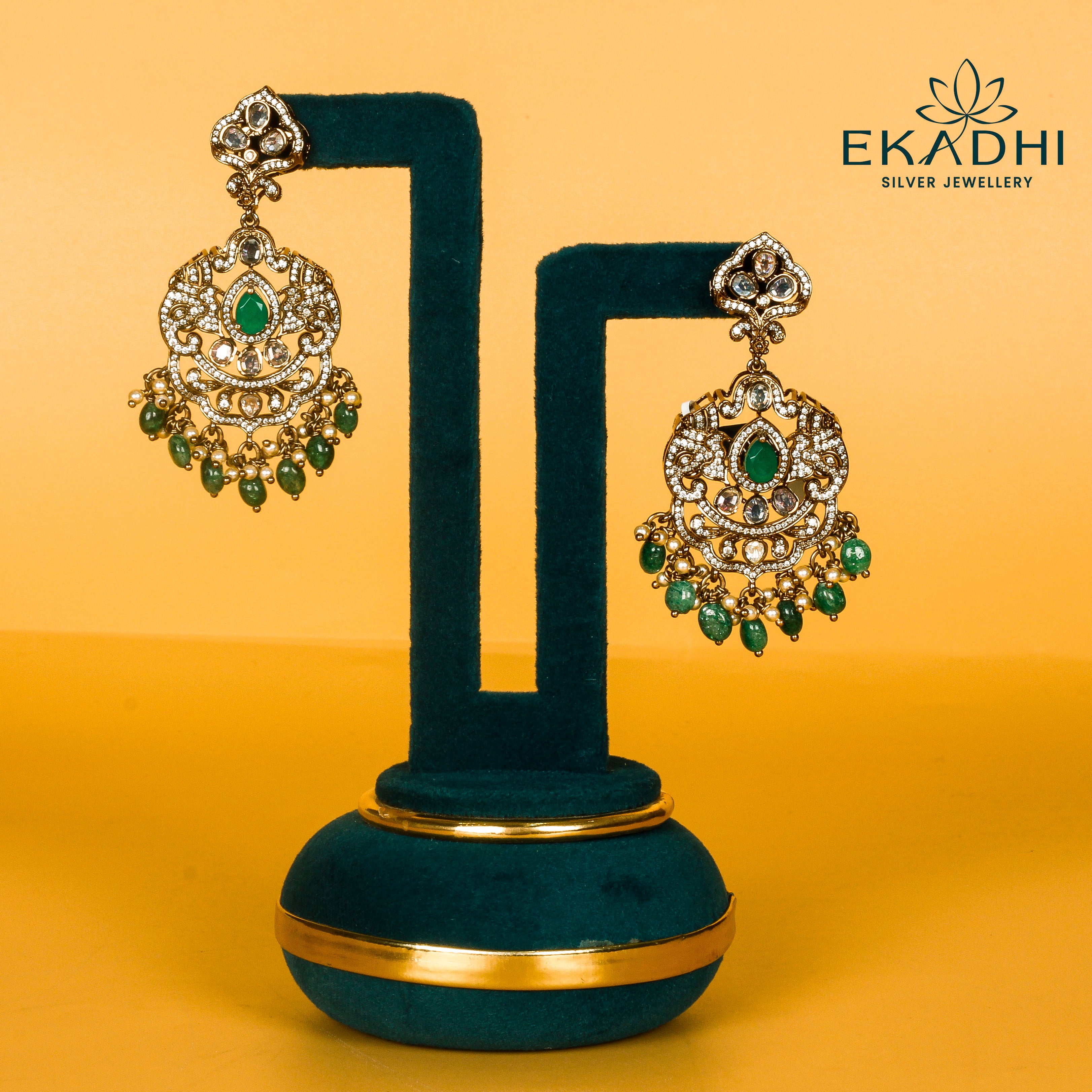 HJ7605 - VICTORIAN EARRING