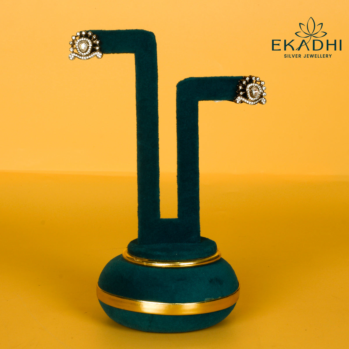 HJ7607 - VICTORIAN EARRING