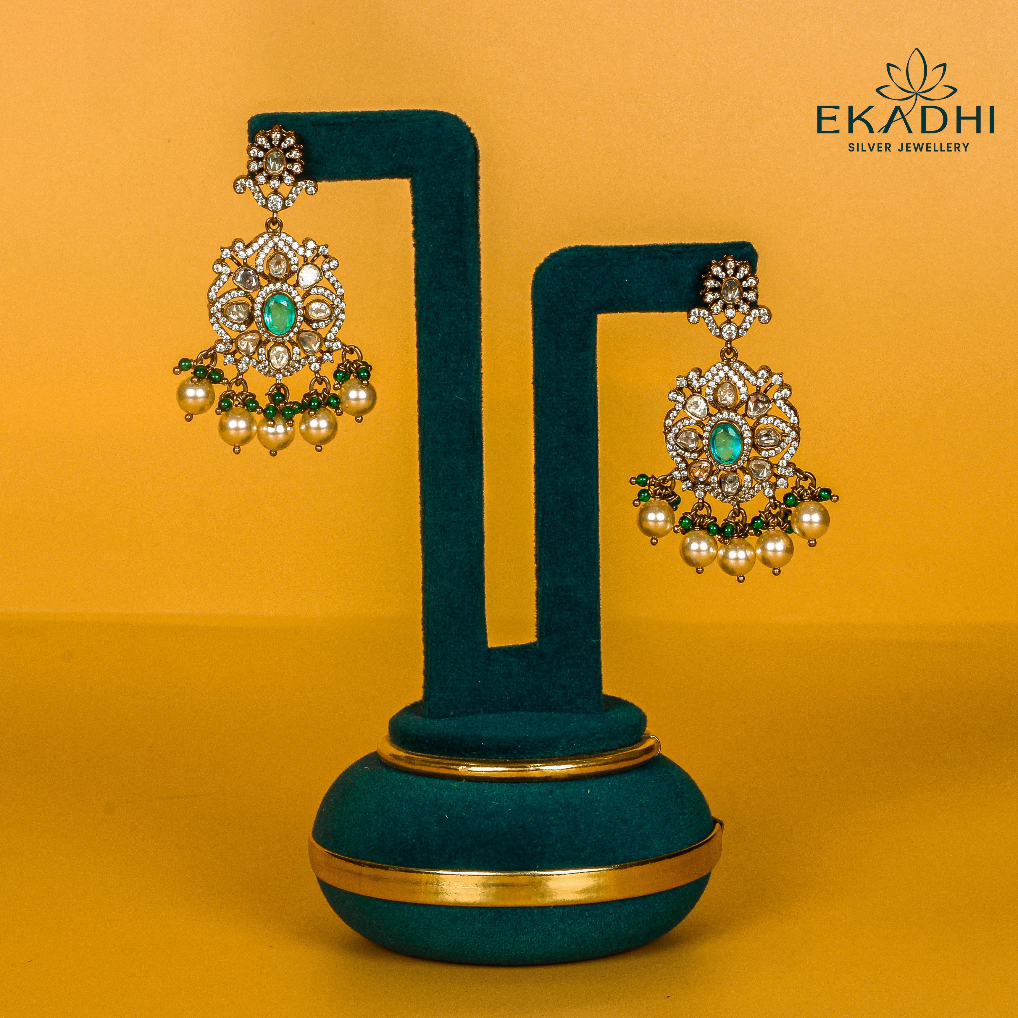 HJ7618 - VICTORIAN EARRING